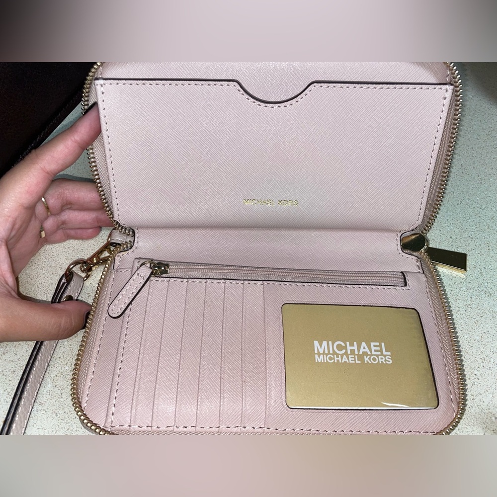 MK Jet Set Travel Leather Wallet